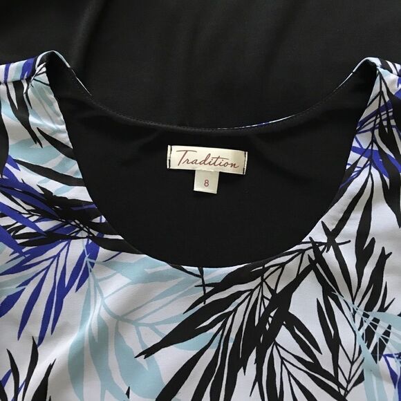 Tradition Sleeveless Dress   - Picture 11 of 11